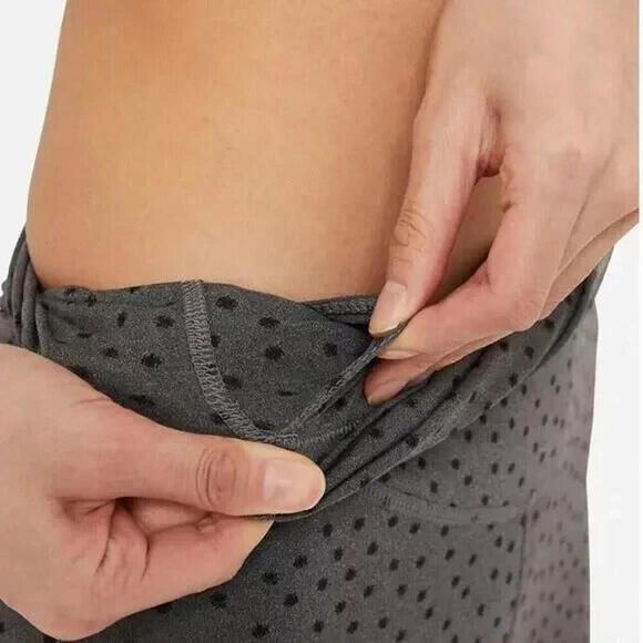 NIKE Women's YOGA Dots Twist 7/8 High-Rise Tight Leggings NWT SIZE:M - Picture 3 of 5